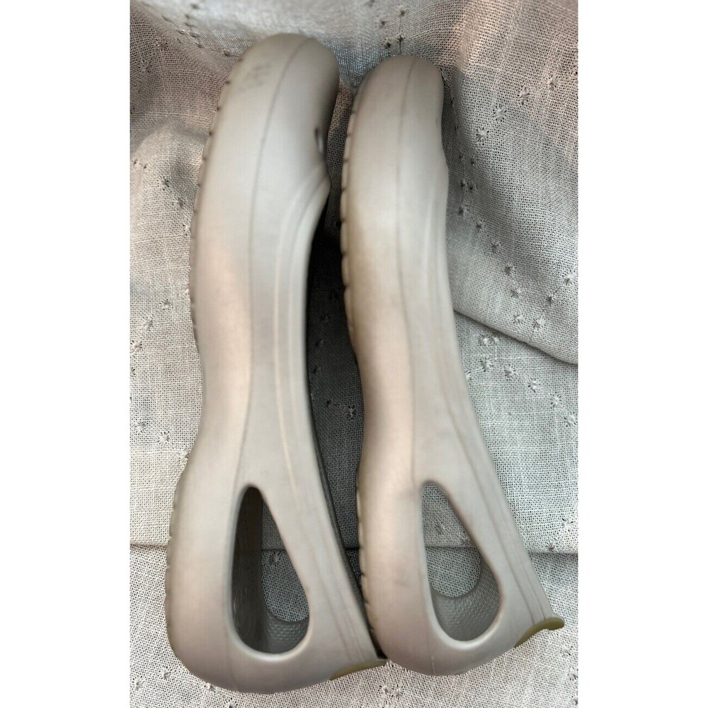 CROCS Women's Casual Ballet Flats - Picture 10 of 11
